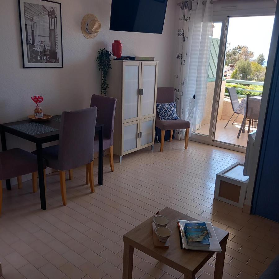 Appartement Vue Mer Piscines Parking Les Coraux Agay Plage Saint-Raphaël Kültér fotó