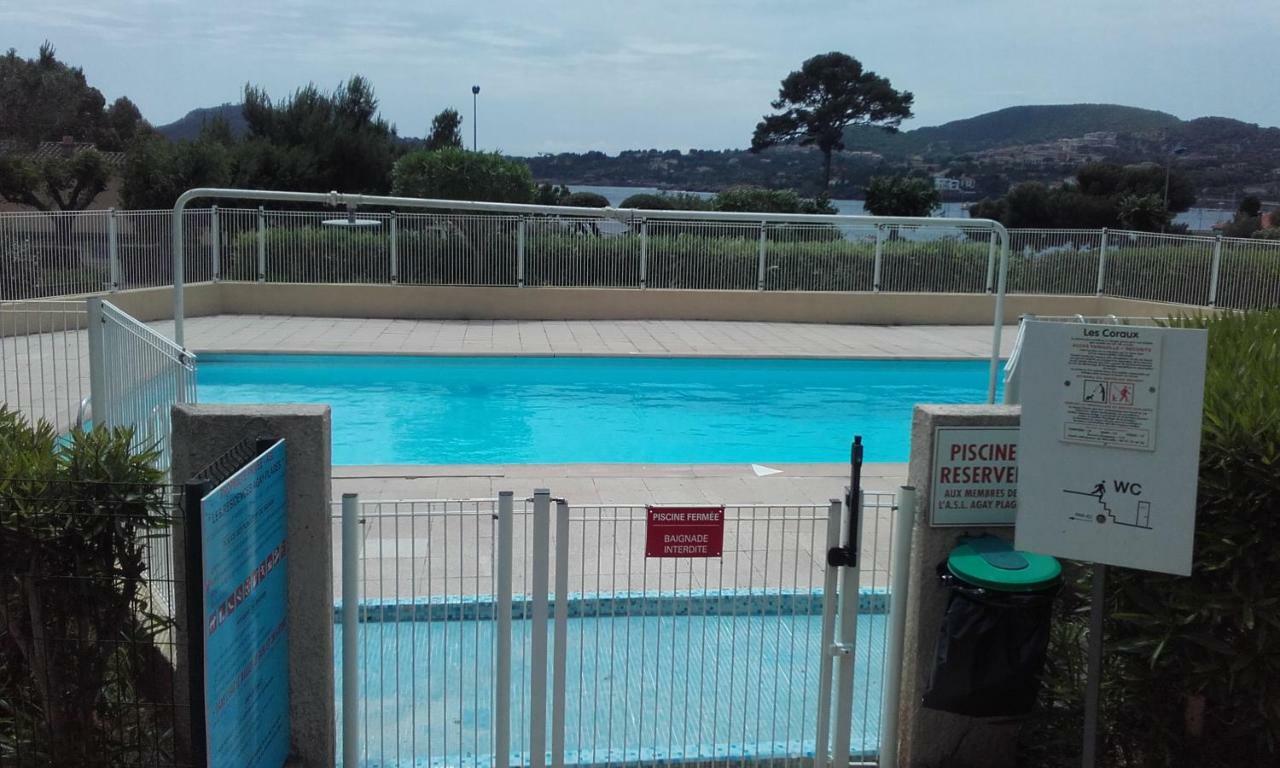 Appartement Vue Mer Piscines Parking Les Coraux Agay Plage Saint-Raphaël Kültér fotó